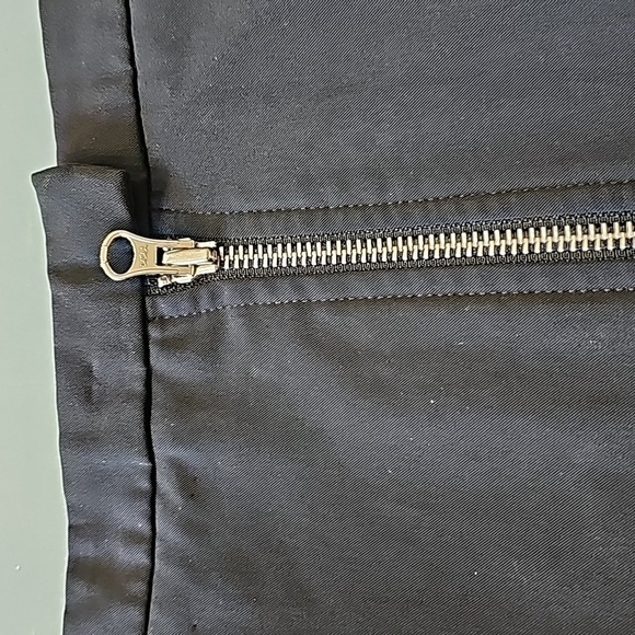 Venezia‎ jeans stretch black skirt. Size 22. Full-length exposed zipper. Fun.. - Picture 2 of 9